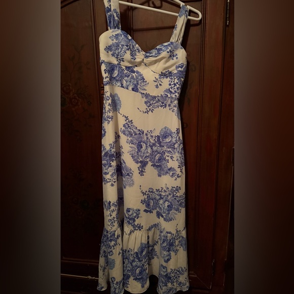 BHlDN Elegant Blue Floral Off-Shoulder Dress - Picture 2 of 3